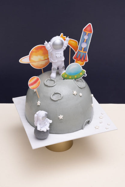 Astronaut Space Dome Cake 6"