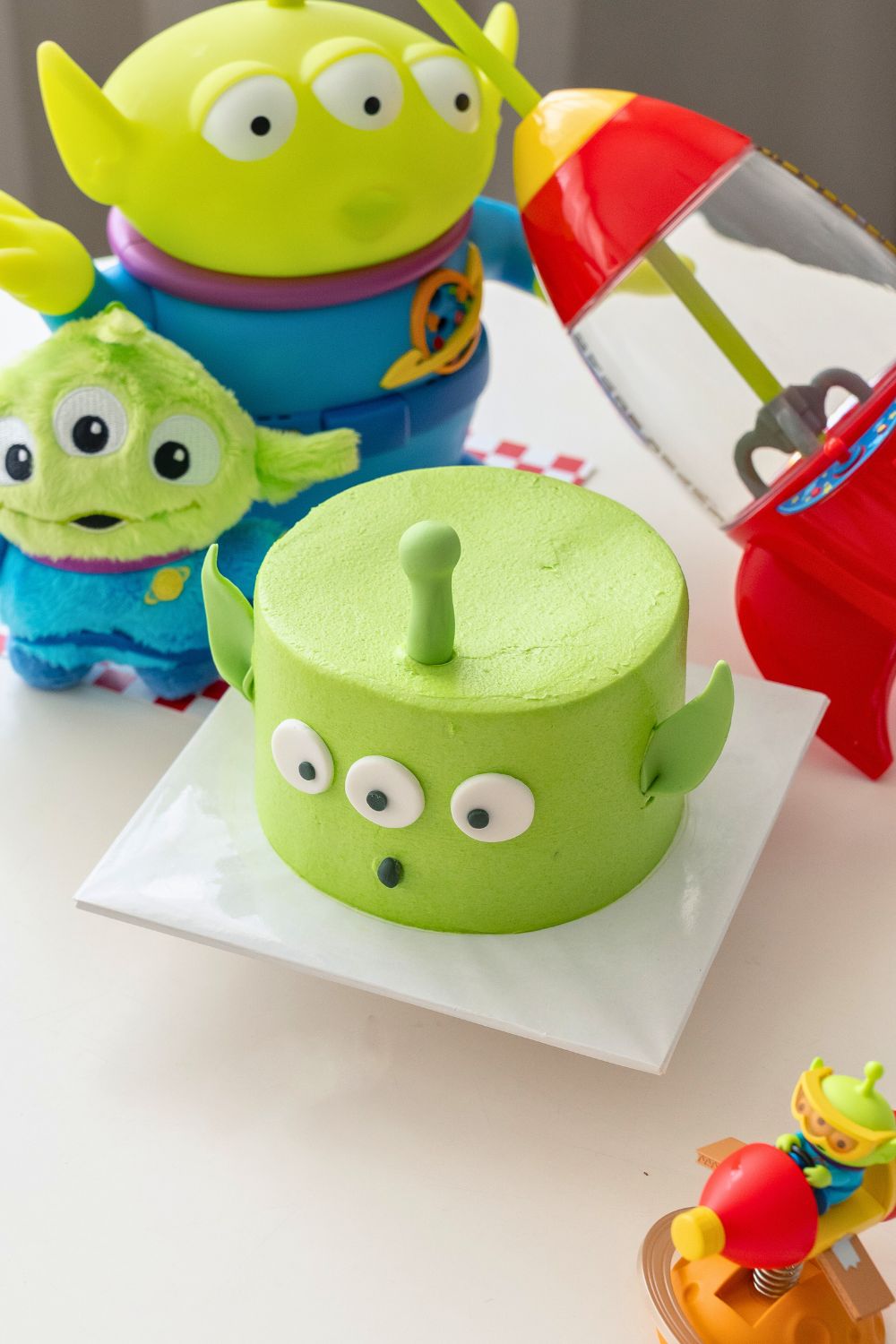 Toy Story Alien Cake Baking Class for Kids 🍰